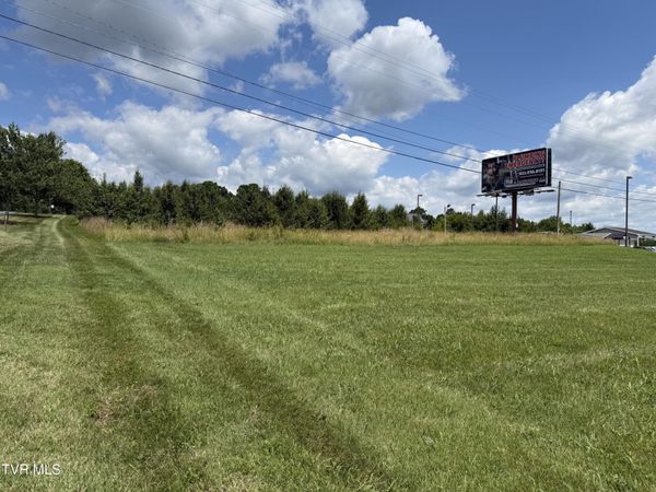 5760 Highway 11e, Piney Flats, TN 37686