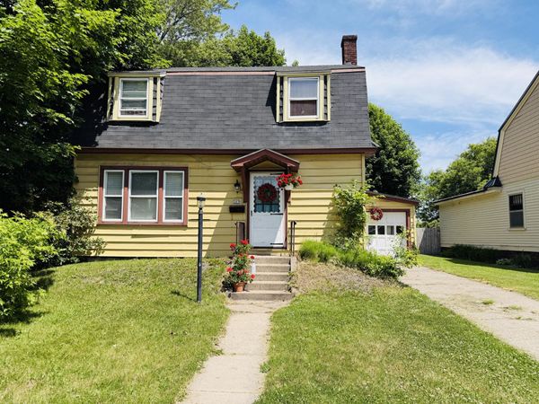 305 Hursley ST, Sault Ste Marie, MI 49783