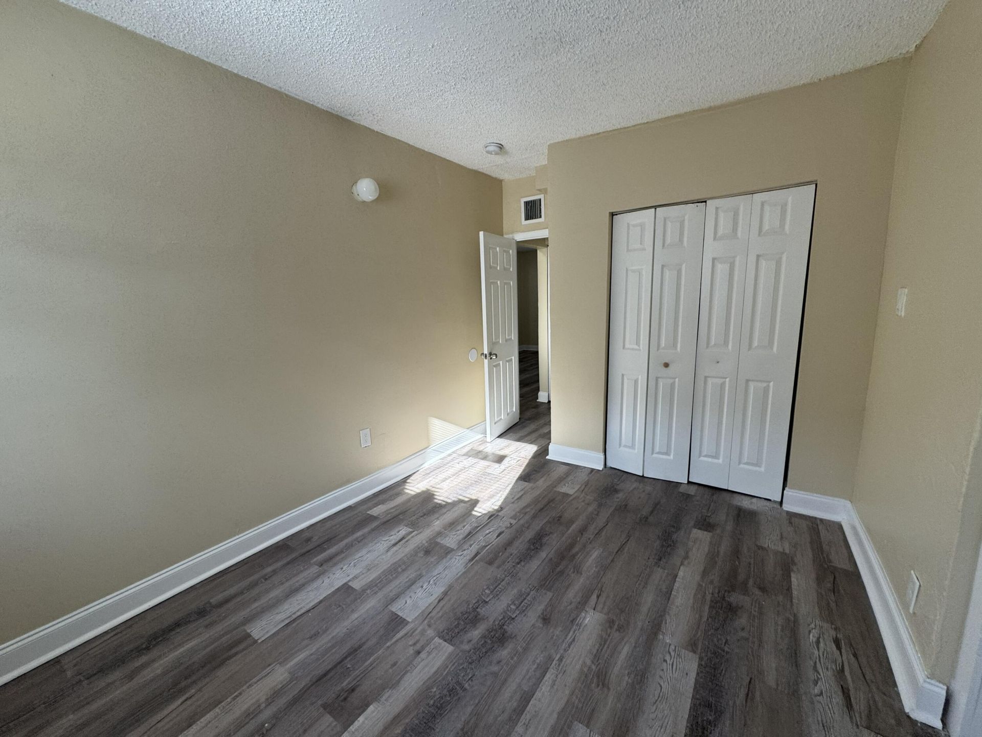 2881 NW 11th Place, Fort Lauderdale, FL 33311 Photo