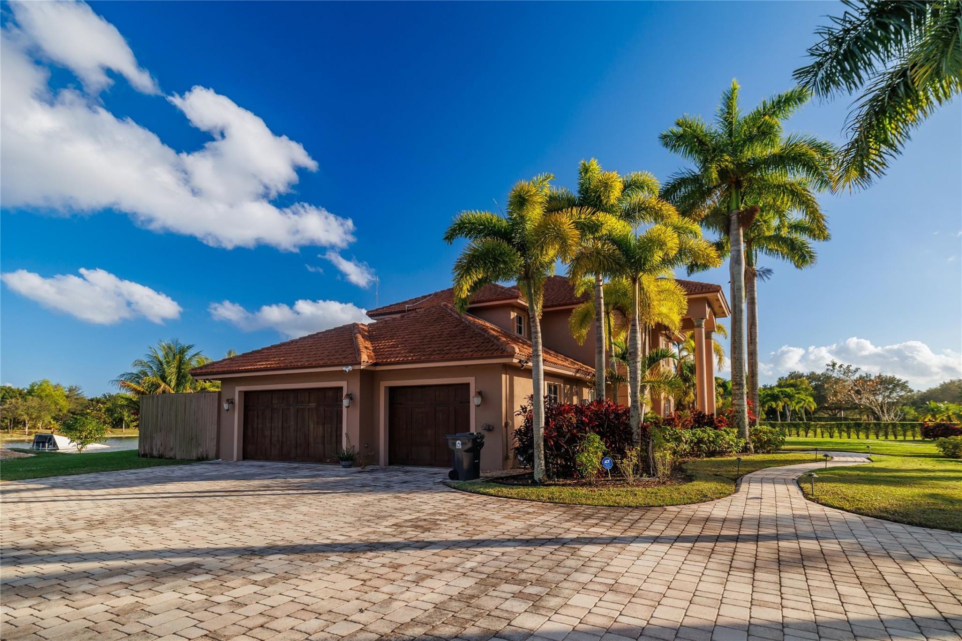 5660 Lago Del Sol Drive, Lake Worth, FL 33449 Photo