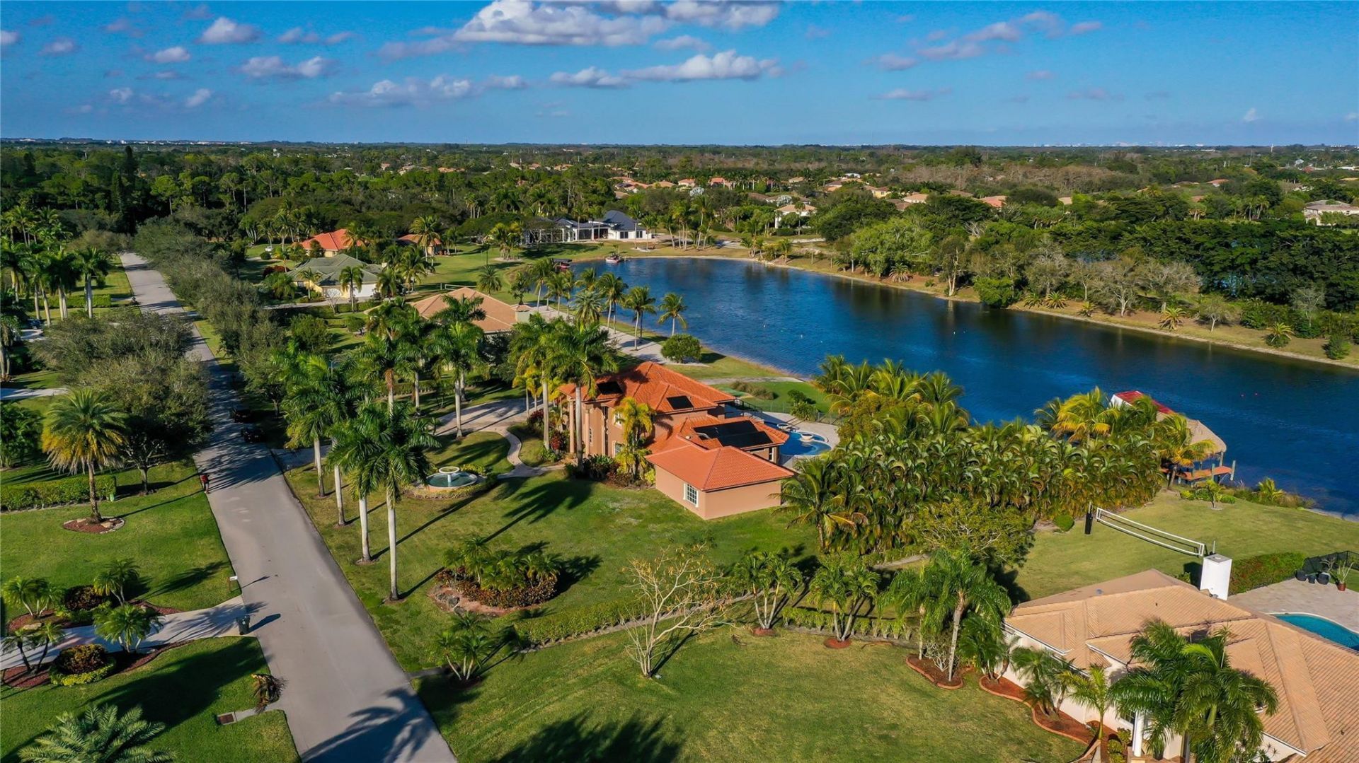 5660 Lago Del Sol Drive, Lake Worth, FL 33449 Photo