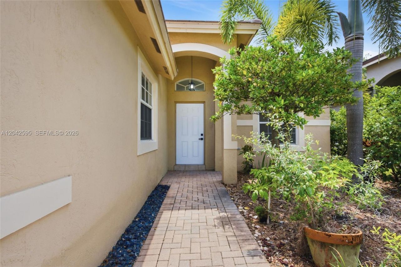 4114 Sapphire St , Weston, FL 33331 Photo