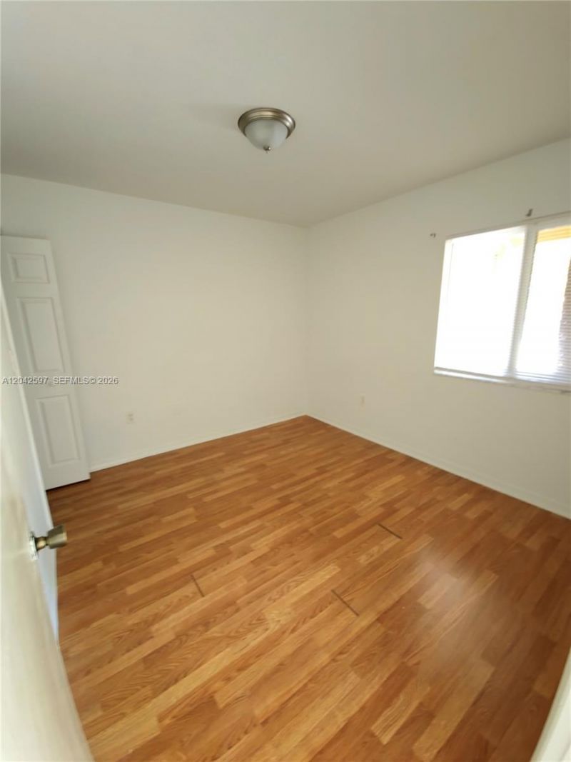 940 NE 33rd Ter, Unit 102, Homestead, FL 33033 Photo