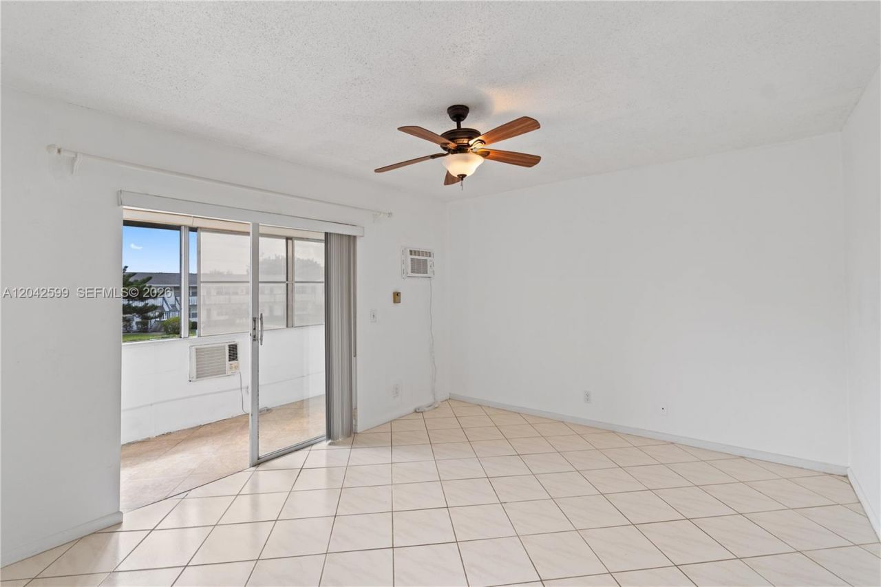 237 Camden J , Unit 237, West Palm Beach, FL 33417 Photo
