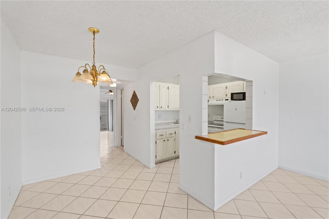 237 Camden J , Unit 237, West Palm Beach, FL 33417 Photo