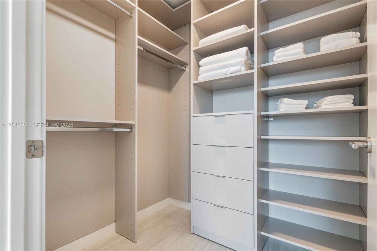 77 SE 5th St, Unit 3001, Miami, FL 33131 Photo