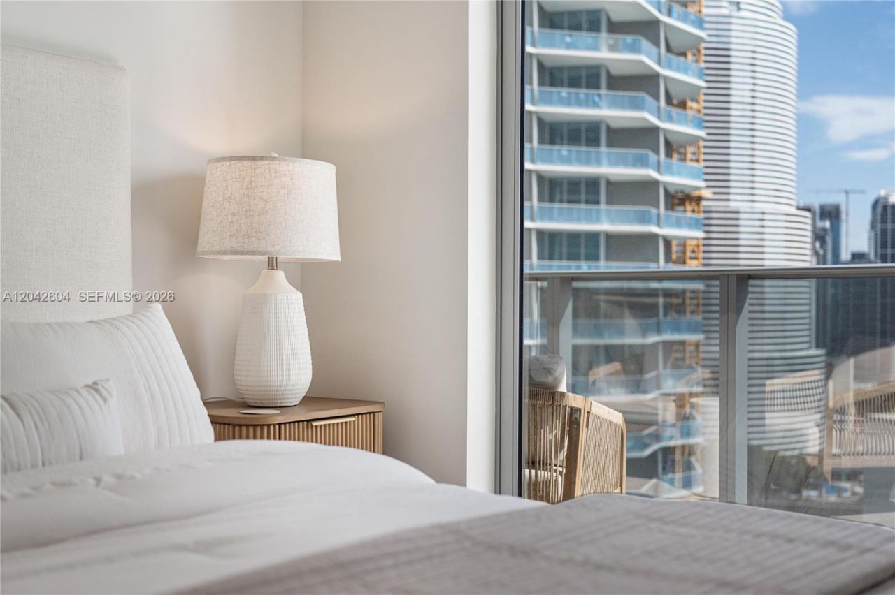 77 SE 5th St, Unit 3001, Miami, FL 33131 Photo
