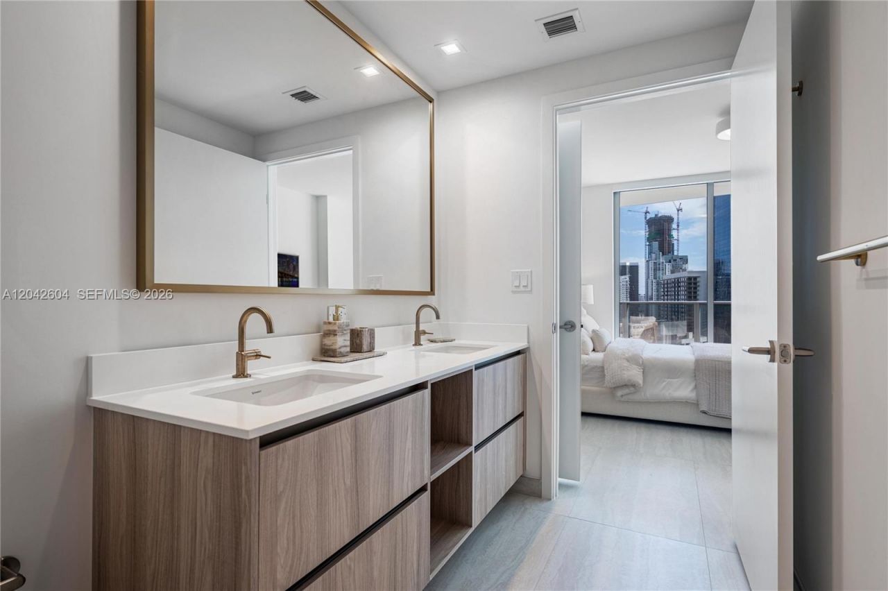 77 SE 5th St, Unit 3001, Miami, FL 33131 Photo