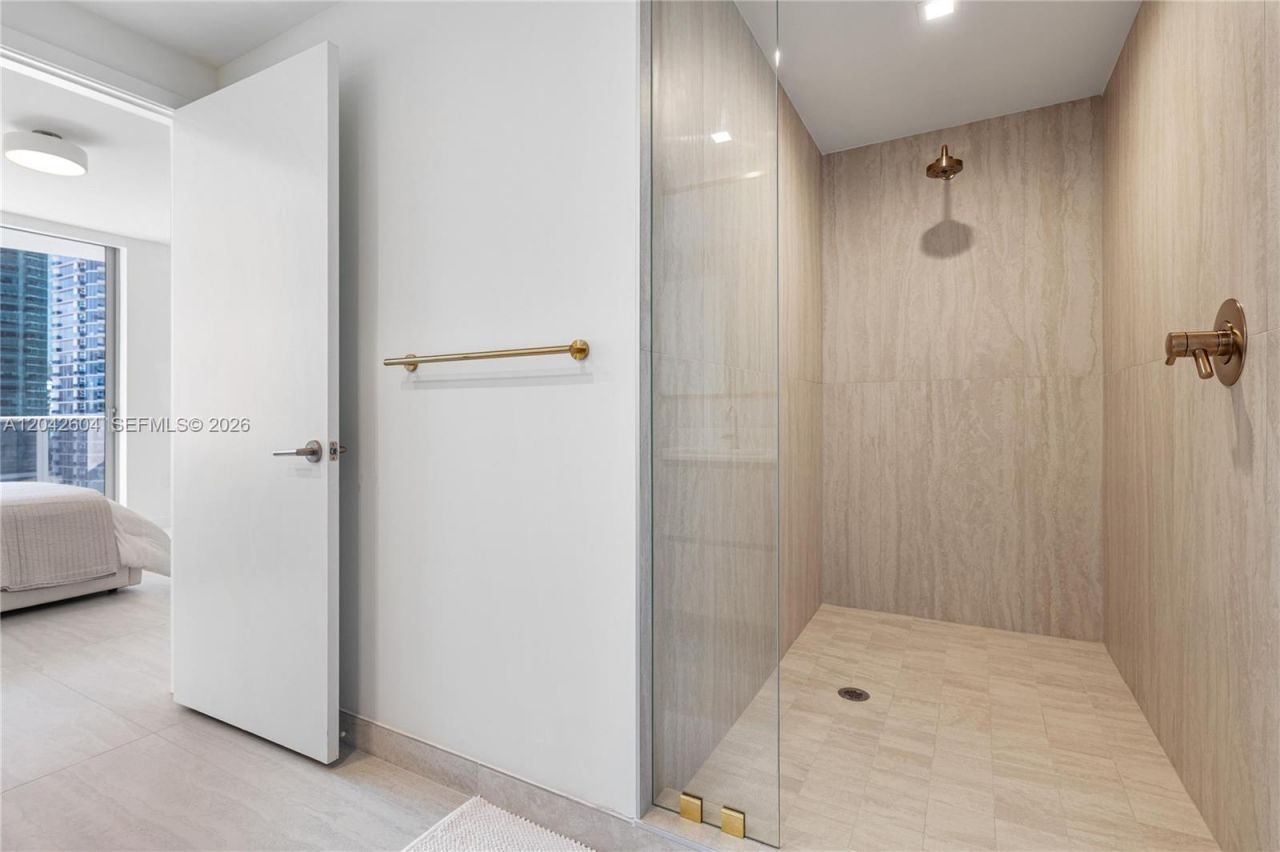 77 SE 5th St, Unit 3001, Miami, FL 33131 Photo