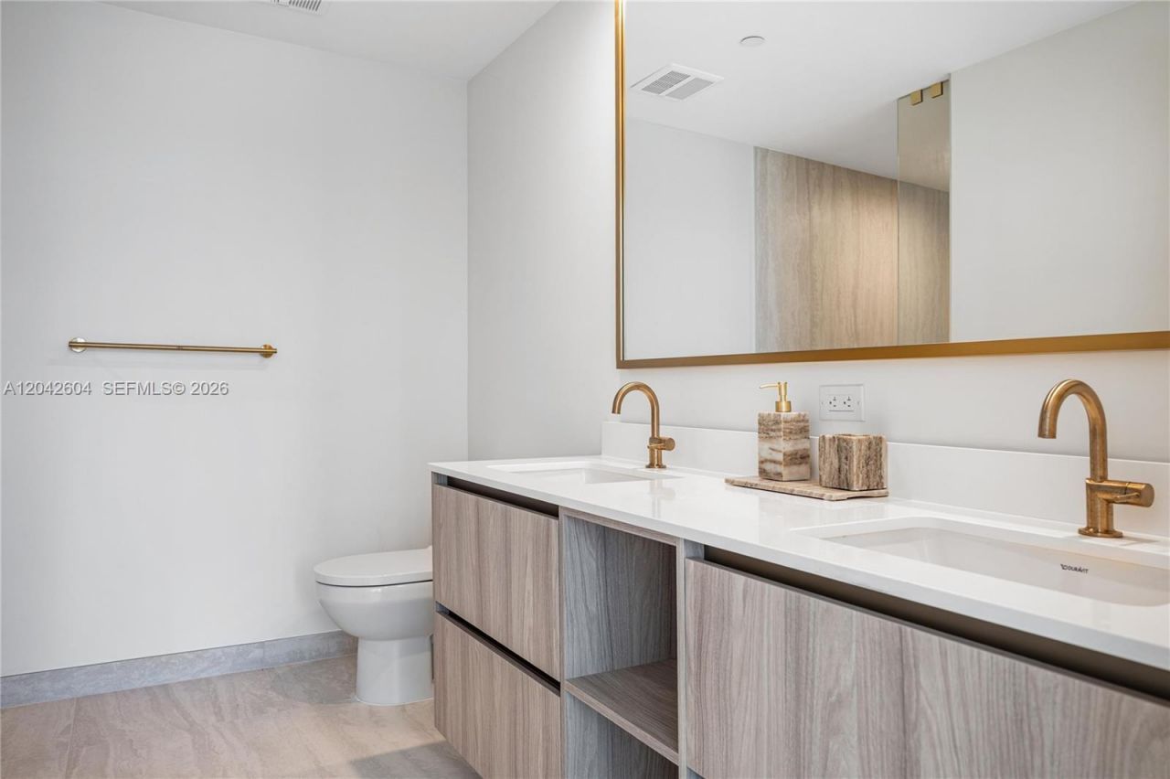 77 SE 5th St, Unit 3001, Miami, FL 33131 Photo