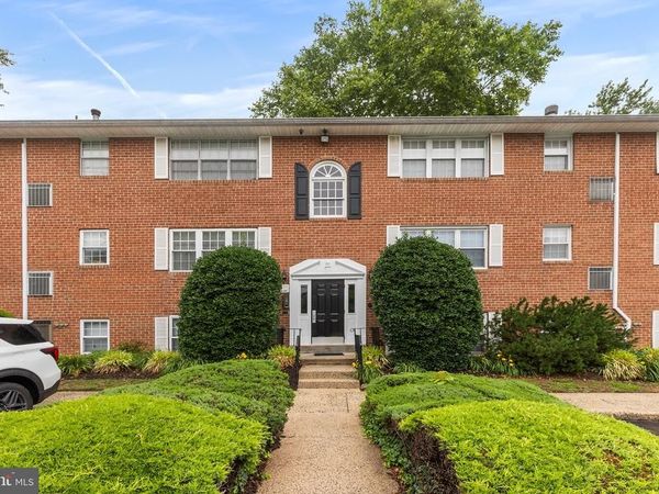 800 SOUTH AVENUE, Unit B-11, SECANE, PA 19018