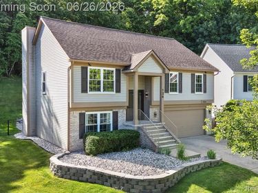 126 Eagle Ridge Road, Orion Twp, MI 48360