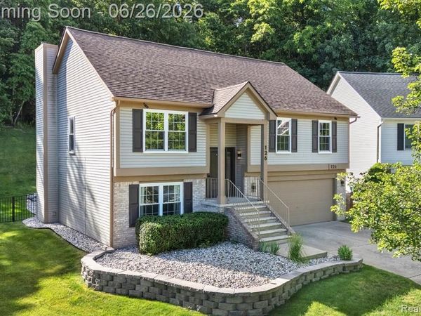 126 Eagle Ridge Road, Orion Twp, MI 48360