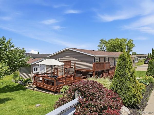 9695 Bloomsbury Circle, Salem Twp, MI 48167