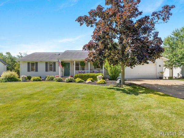 2680 Burgen Court NE, Grand Rapids, MI 49525