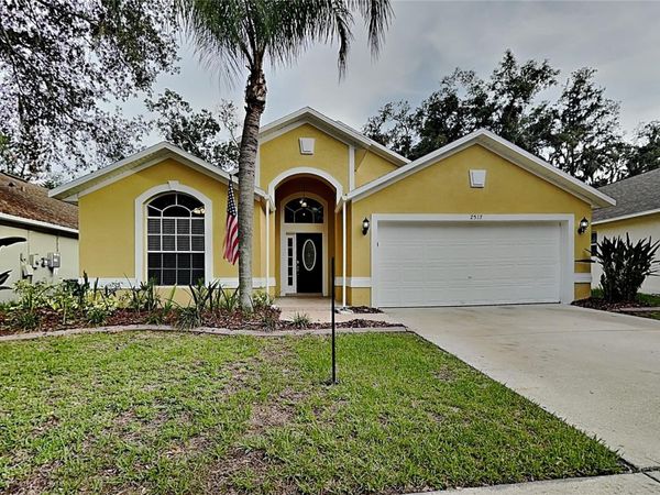 VALRICO, FL 33596