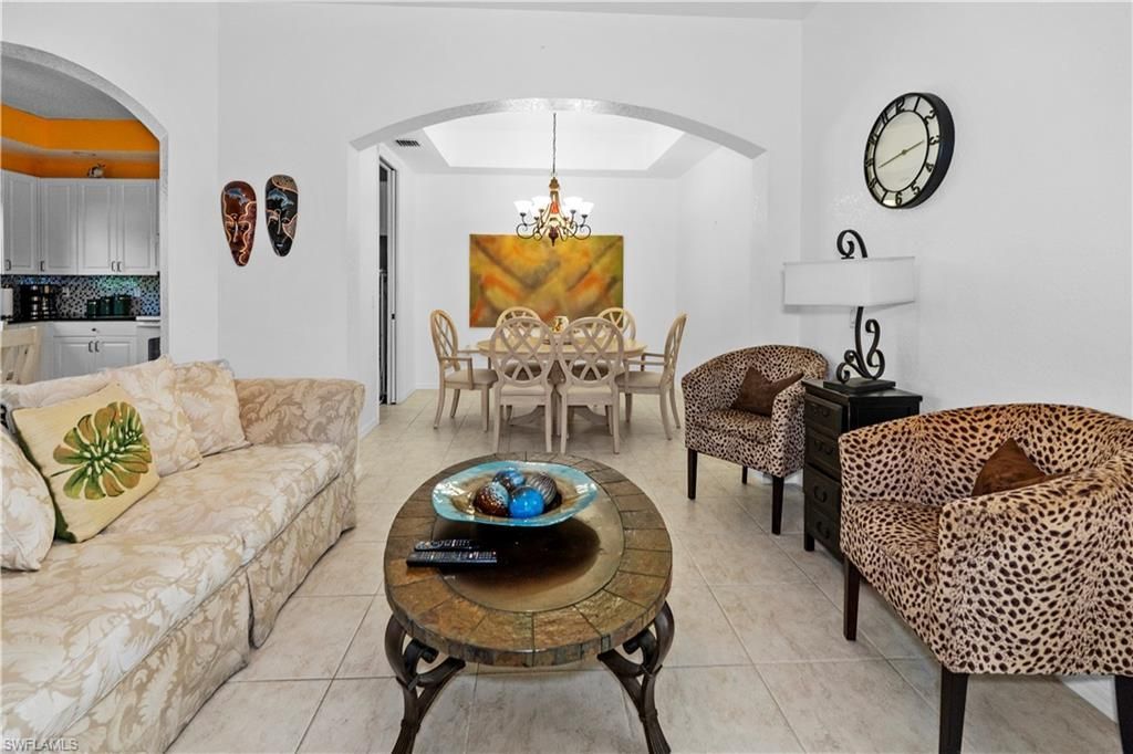 1405 Mariposa Cir, Unit 102, Naples, FL 34105 Photo