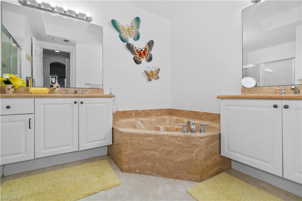 1405 Mariposa Cir, Unit 102, Naples, FL 34105 Photo
