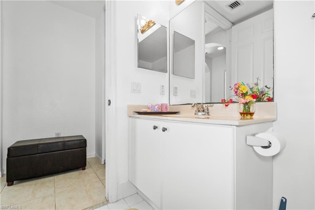 1405 Mariposa Cir, Unit 102, Naples, FL 34105 Photo