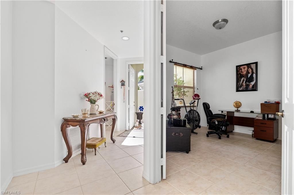 1405 Mariposa Cir, Unit 102, Naples, FL 34105 Photo