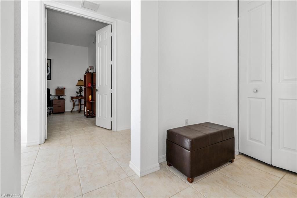 1405 Mariposa Cir, Unit 102, Naples, FL 34105 Photo