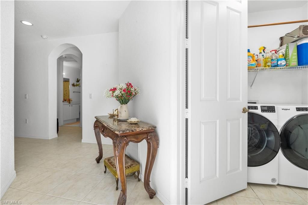 1405 Mariposa Cir, Unit 102, Naples, FL 34105 Photo