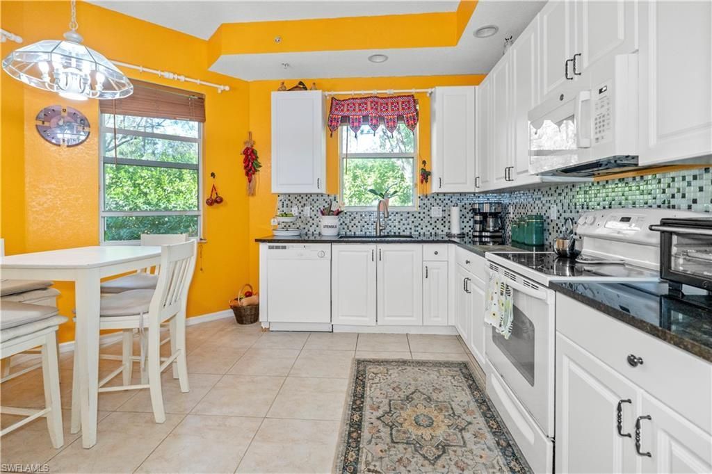 1405 Mariposa Cir, Unit 102, Naples, FL 34105 Photo