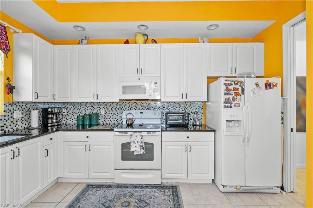 1405 Mariposa Cir, Unit 102, Naples, FL 34105 Photo