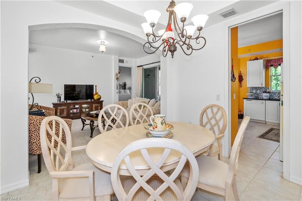 1405 Mariposa Cir, Unit 102, Naples, FL 34105 Photo