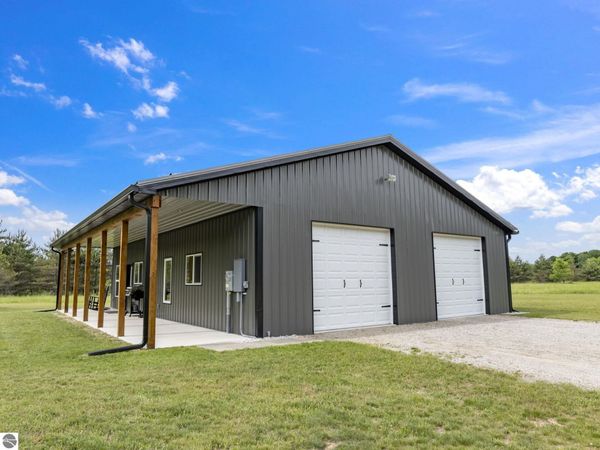 10815 25 Road N, Kingsley, MI 49649