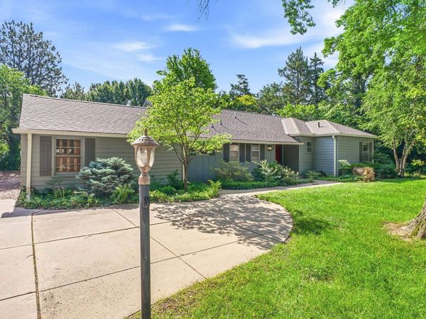 64 S Stratford Rd., Eastborough, KS 67207