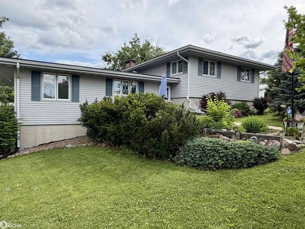1102 Ashland Avenue, Chariton, IA 50049