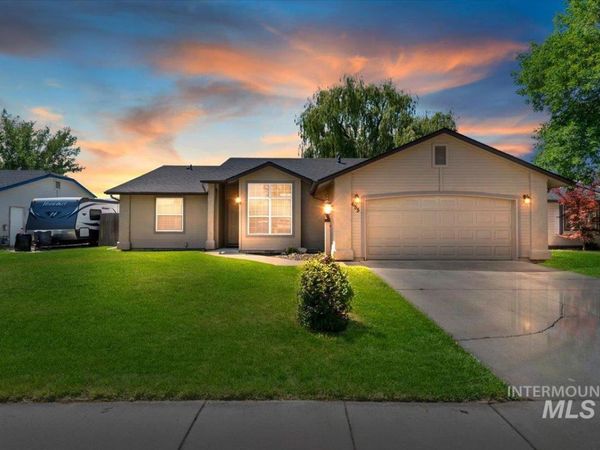 655 W Waterbury Dr, Meridian, ID 83646
