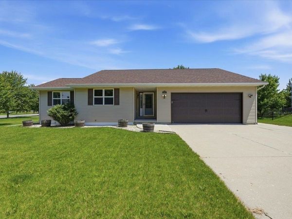 592 Abey Drive, Evansville, WI 53536