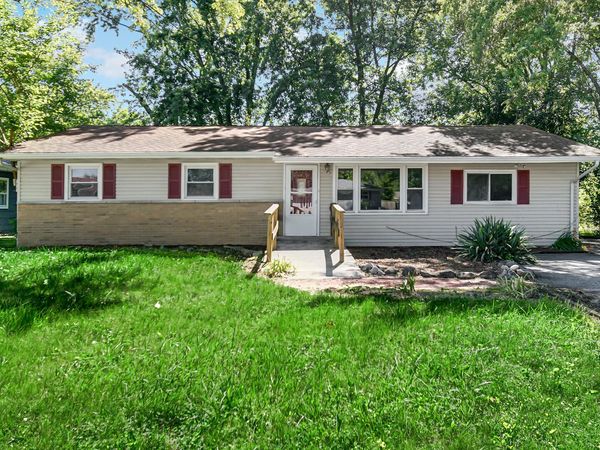 7713 Hendricks Place , Merrillville, IN 46410