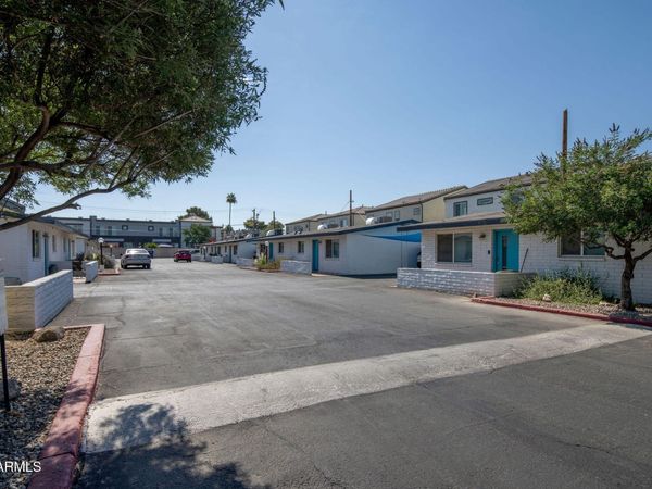 3141 N 37th St Street, Phoenix, AZ 85018