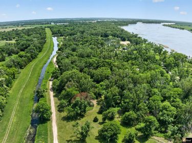 28407 W Maple Road, Waterloo, NE 68069