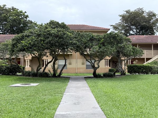 4799 Via Palm Lakes, Unit 1604, West Palm Beach, FL 33417