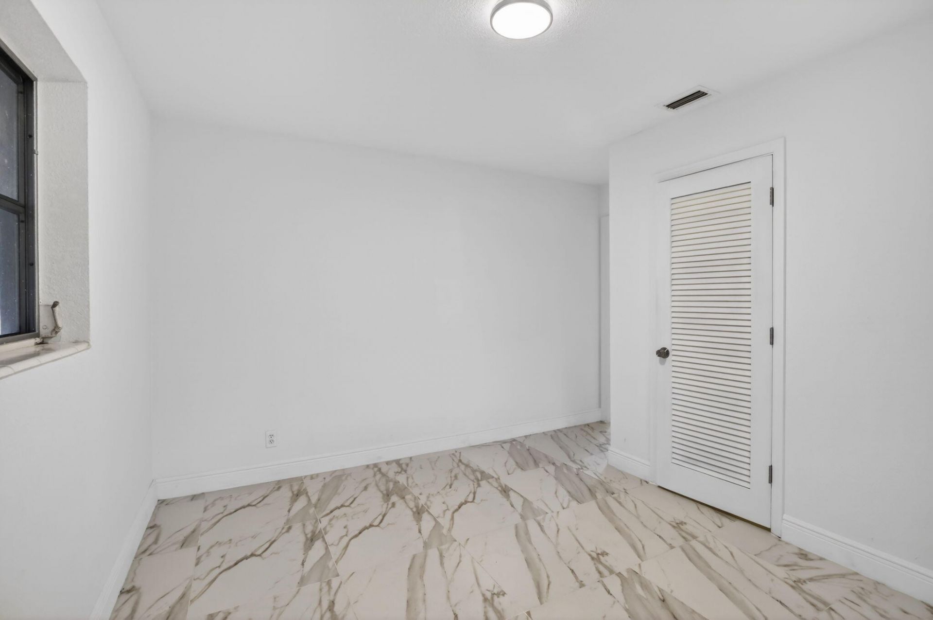 5731 NE 17th Terrace, Fort Lauderdale, FL 33334 Photo