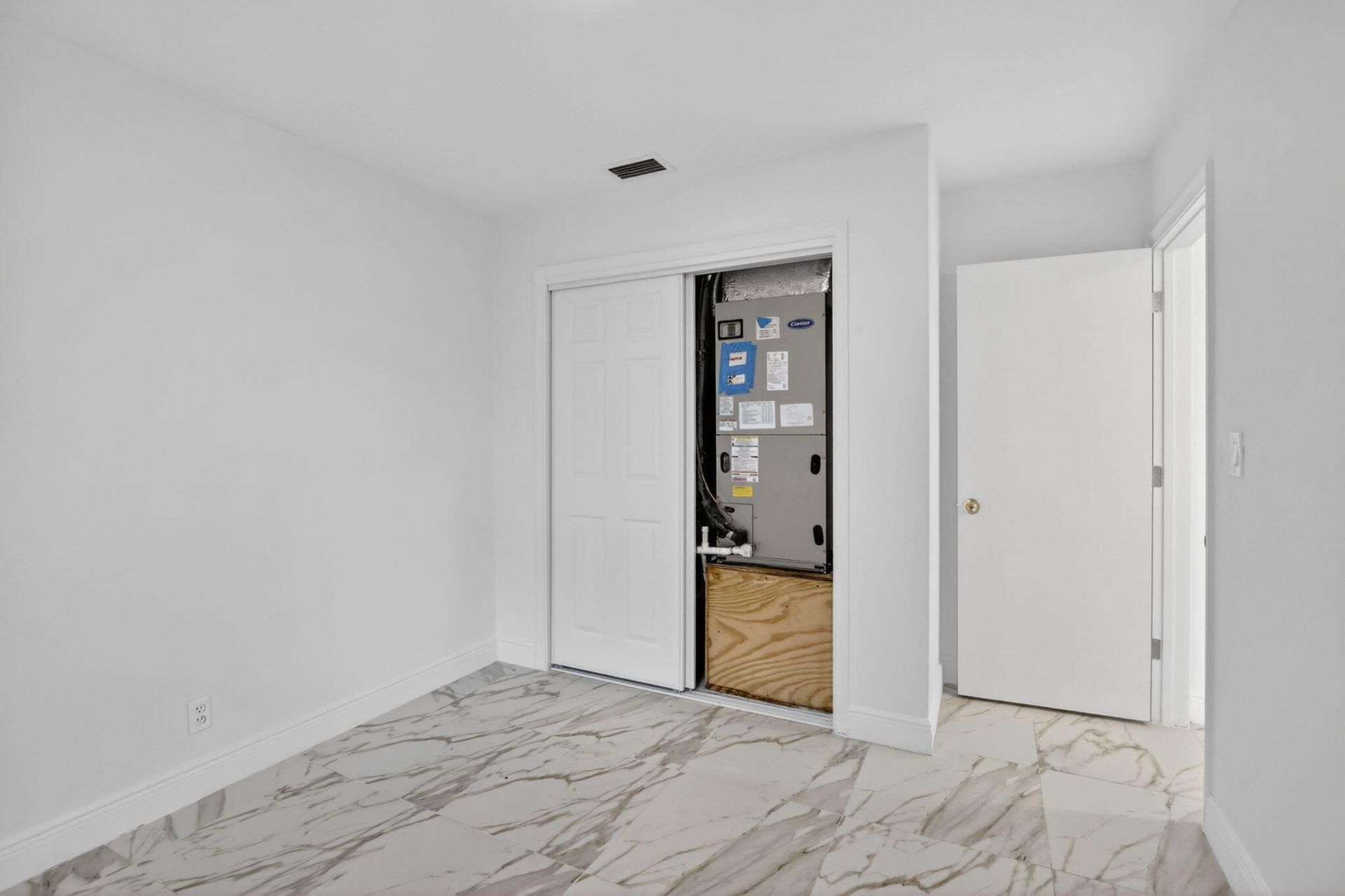 5731 NE 17th Terrace, Fort Lauderdale, FL 33334 Photo