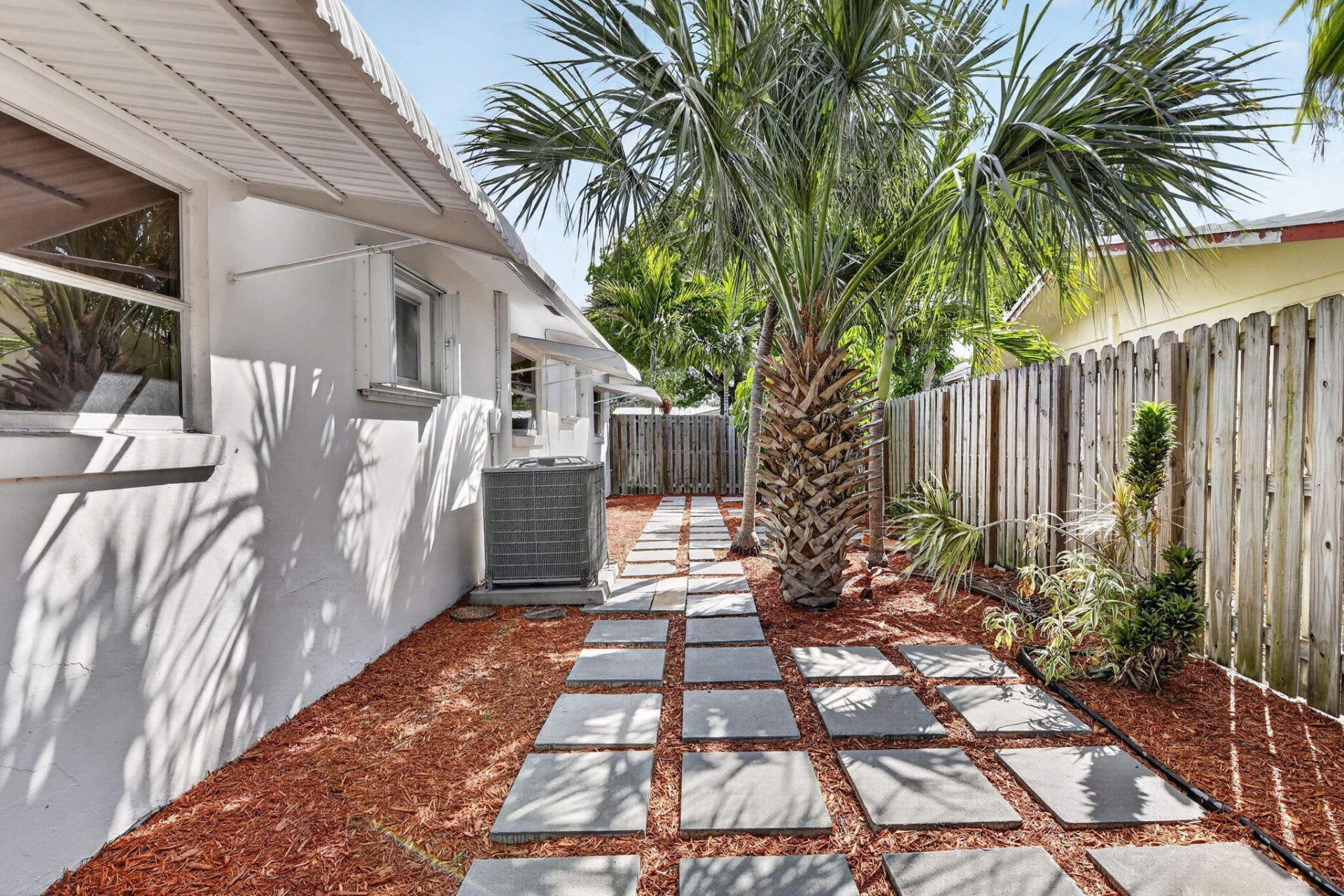 5731 NE 17th Terrace, Fort Lauderdale, FL 33334 Photo