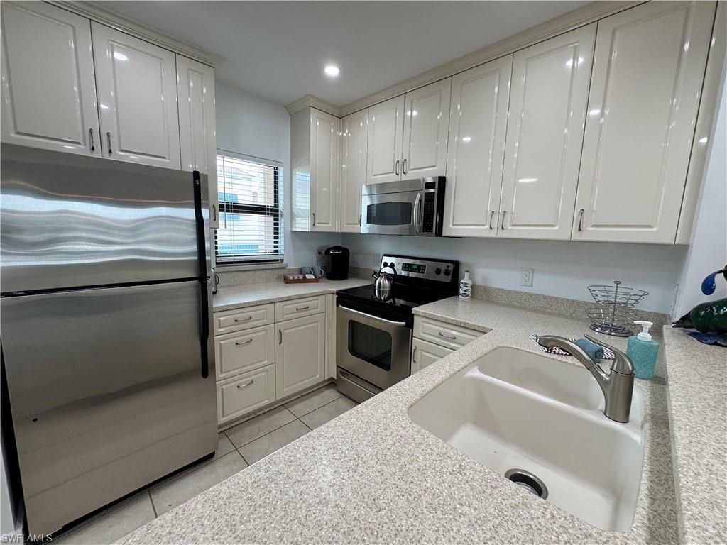 801 River Point Dr, Unit 206A, Naples, FL 34102 Photo