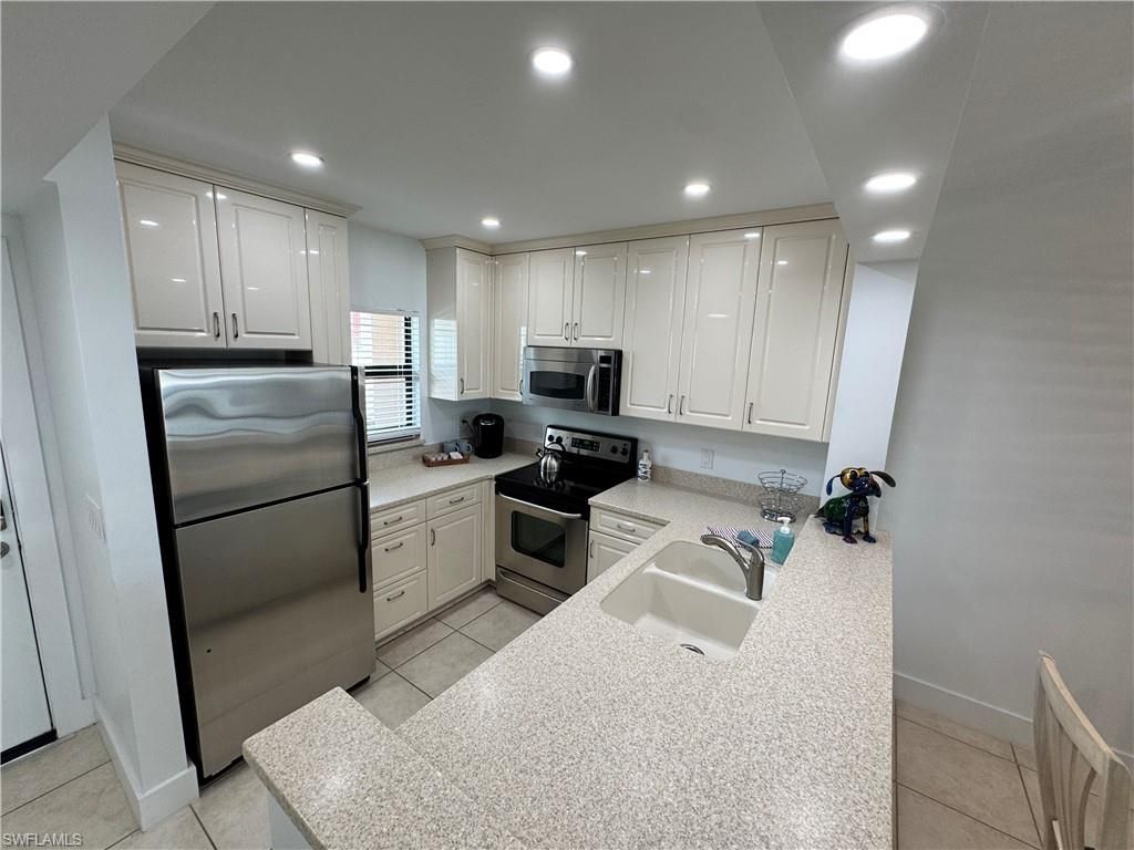 801 River Point Dr, Unit 206A, Naples, FL 34102 Photo