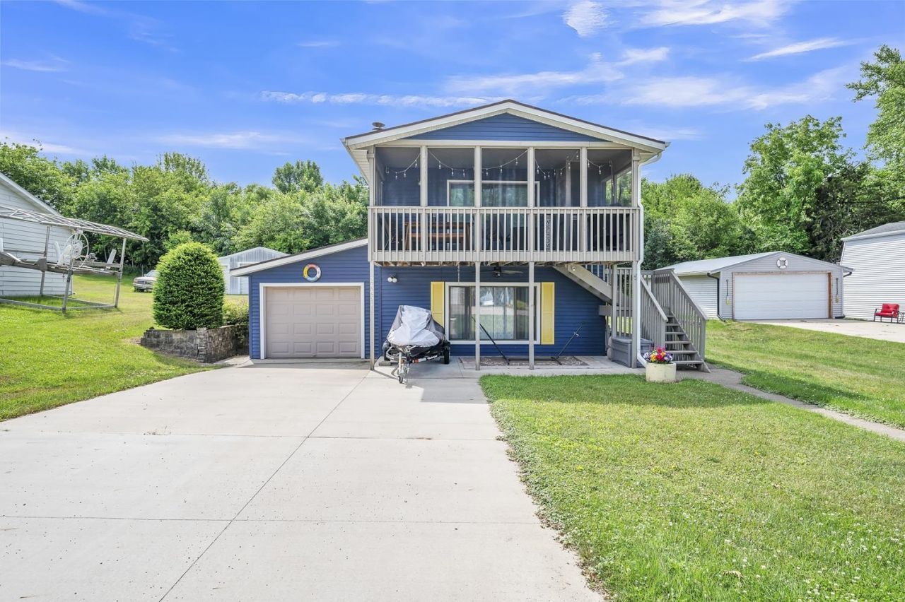 24451 182nd St., Spirit Lake, IA 51360 Main Photo
