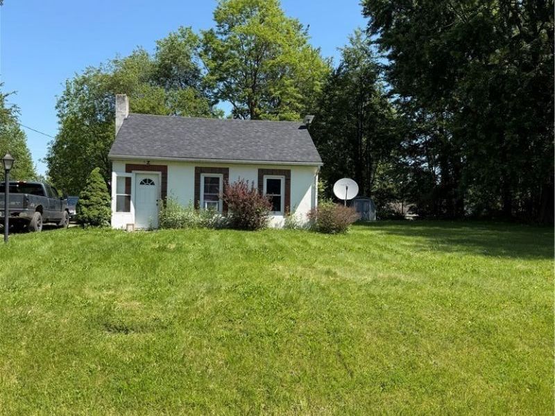 465 2nd Street SW, Brewster, OH 44613 Photo 1