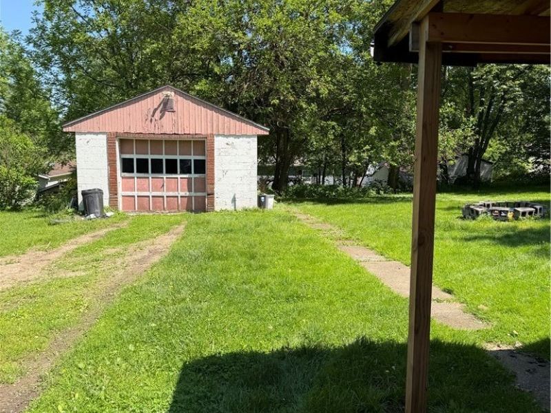465 2nd Street SW, Brewster, OH 44613 Photo 3