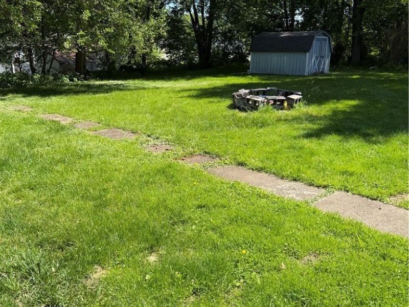 465 2nd Street SW, Brewster, OH 44613 Photo 4