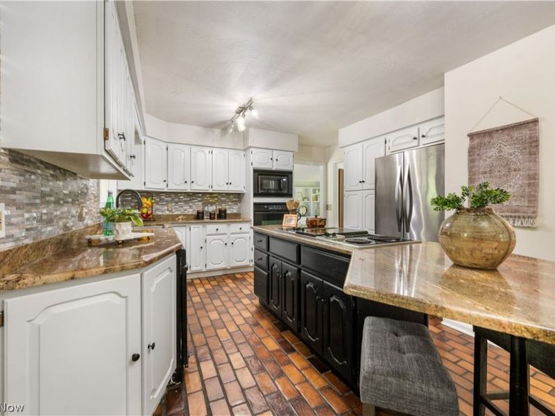 1545 Woodlake Boulevard, Stow, OH 44224 Photo 5