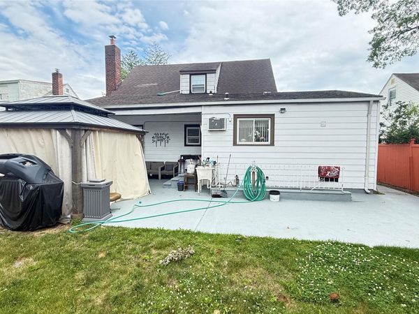 706 Partridge Avenue , West Hempstead, NY 11552