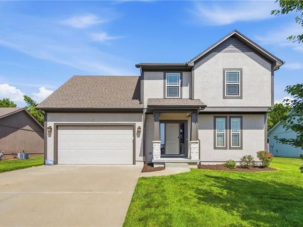 21141 Noble Street, Spring Hill, KS 66083